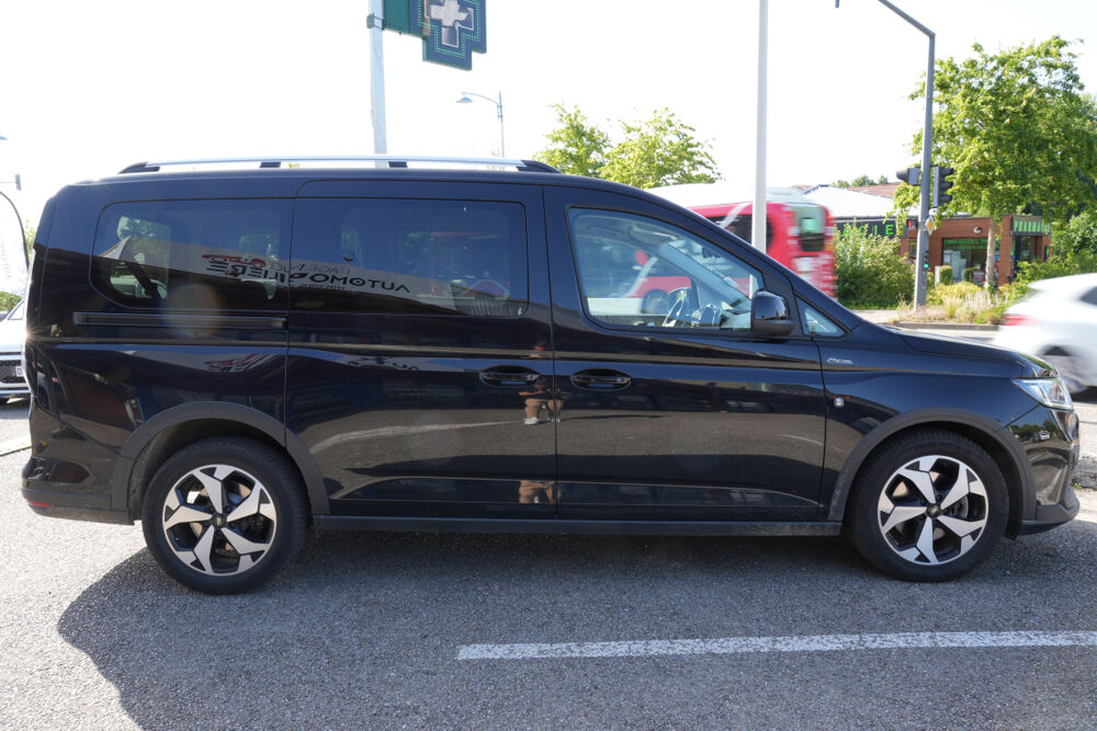Tourneo VP CONNECT III L2 2.0 ECOBLUE 122 DCT7 ACTIVE 7 PLACES 2024 occasion 01000 Saint-Denis-l&egrave;s-Bourg