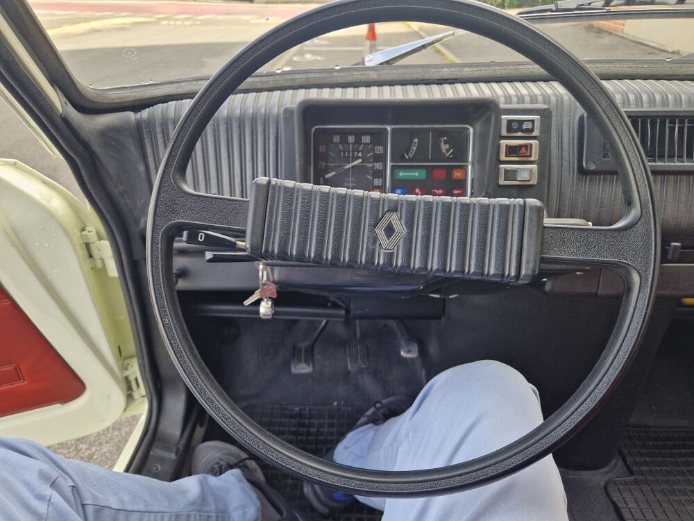R5 TL expertis&eacute;e cabinet classic Auto 1977 occasion 80480 Salou&euml;l