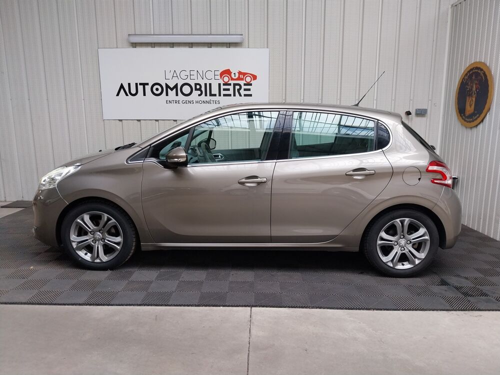 208 1.6 VTI 120 ch Allure 2014 occasion 56000 Vannes