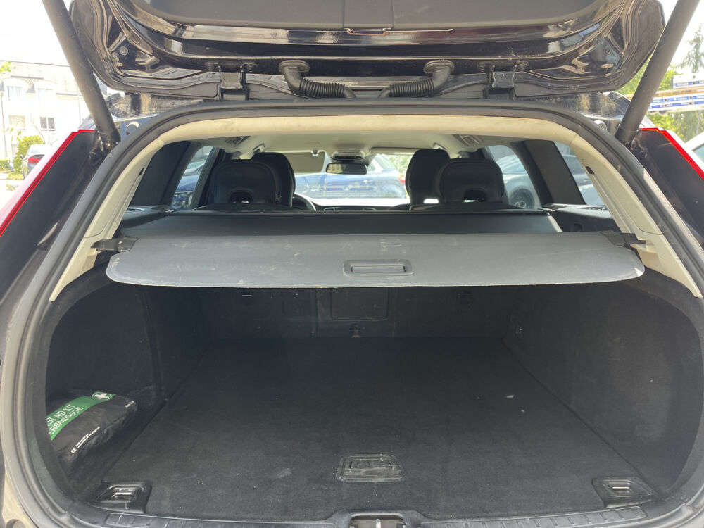V60 II D3 2.0 TDi Geartronic 150 cv Bo&icirc;te auto momentum business 2019 occasion 49124 Saint-Barth&eacute;lemy-d'Anjou