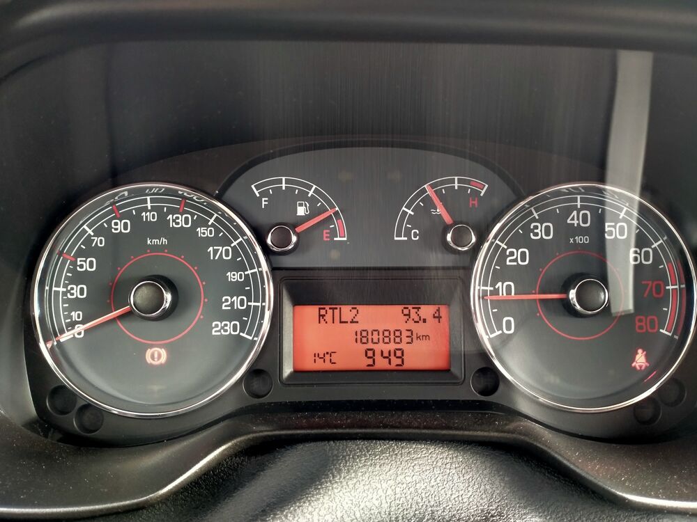 Grande Punto 1.4 16v T-jet 120ch Sport 3p 2009 occasion 90400 Danjoutin