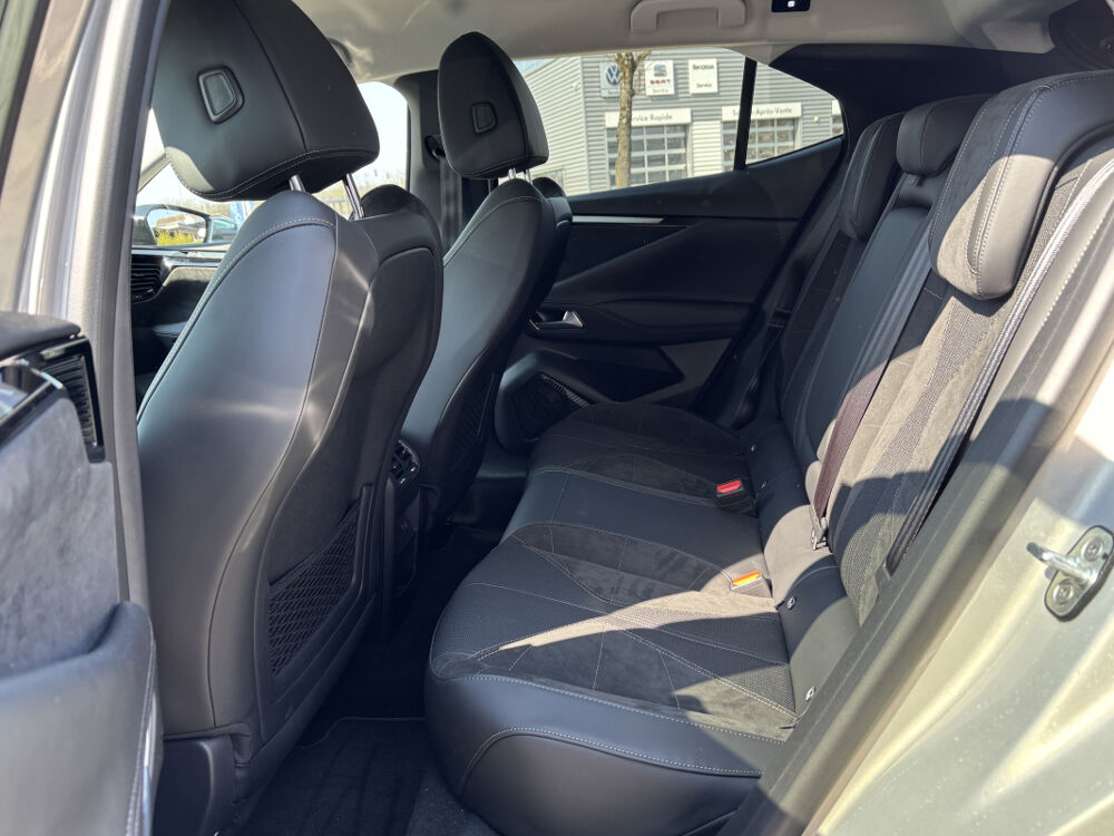 DS4 1.5 Blue Hdi 130 ch ETOILE ALCANTARA EAT8 - TOIT NOIR - Gara 2024 occasion 25400 Audincourt