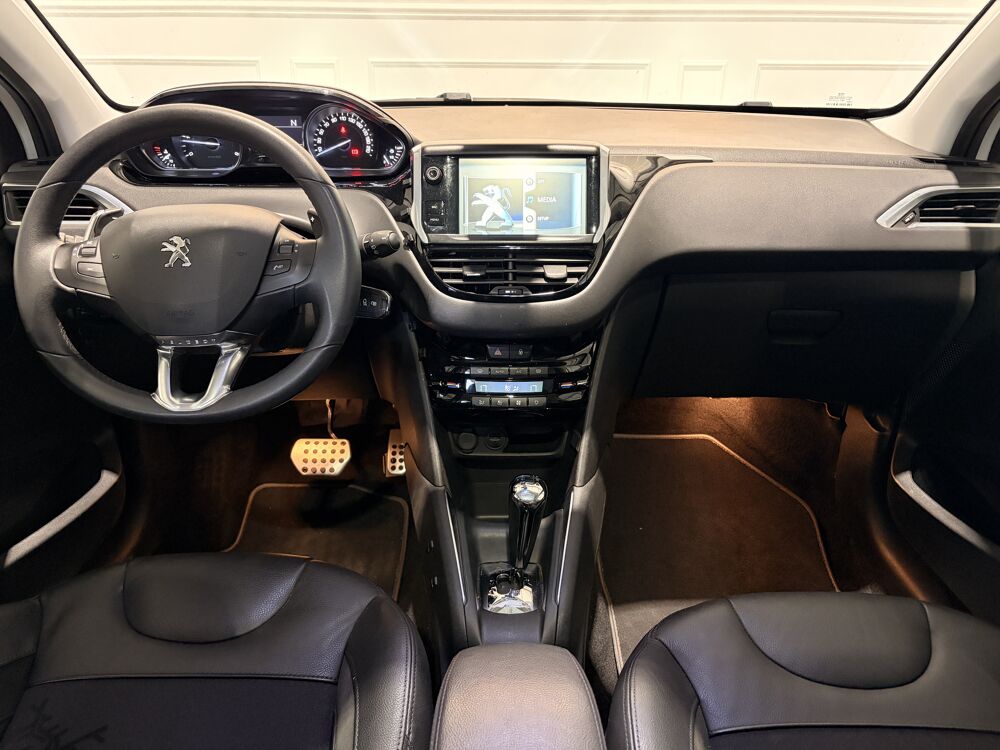 208 1.6 E-HDI BVA 5P + TOIT PANORAMIQUE / CAMERA DE RECUL 2015 occasion 27620 Gasny
