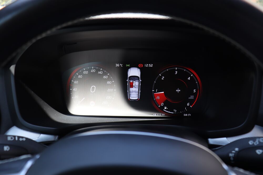 V60 D3 150 R-Design BVM (Harman & Kardon, Kit distribution &agrave; jou 2020 occasion 88000 &Eacute;pinal