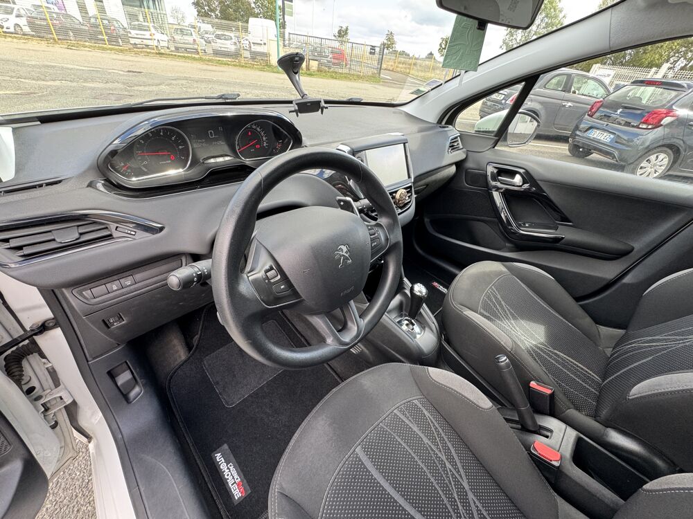 208 1.2 E-VTI 82 ETG5 ACTIVE | BOITE AUTO | DISTRIBUTION OK 10/2 2014 occasion 44860 Pont-Saint-Martin