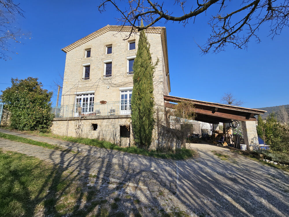 Propriété de caractère en Pierre 376m2