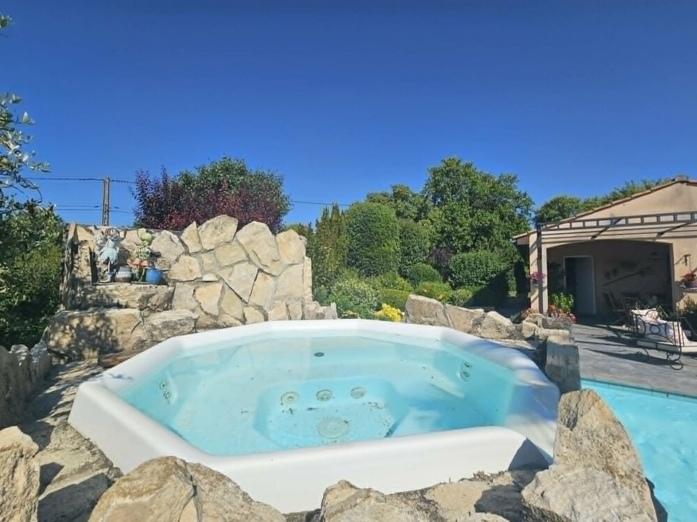 Vente Maison CREST, belle propriété, avec 3 chambres et un studio Crest