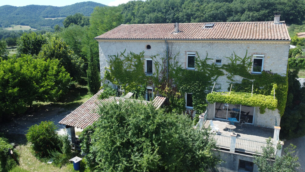 Propriété de caractère en Pierre 376m2