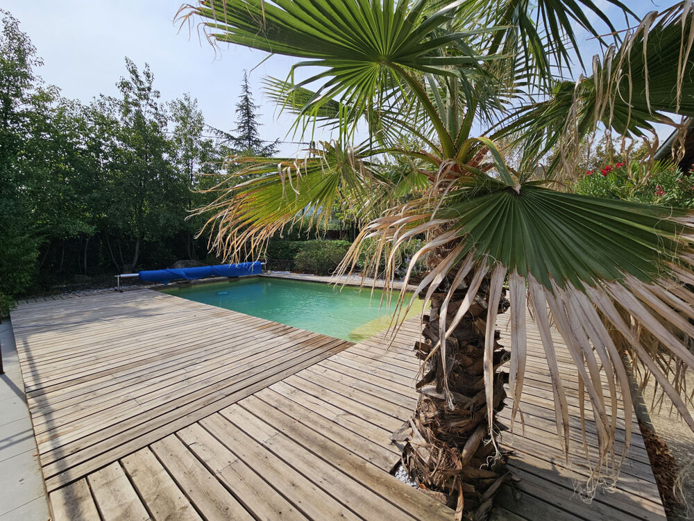 Spacieuse villa T6 de plain pied avec piscine
