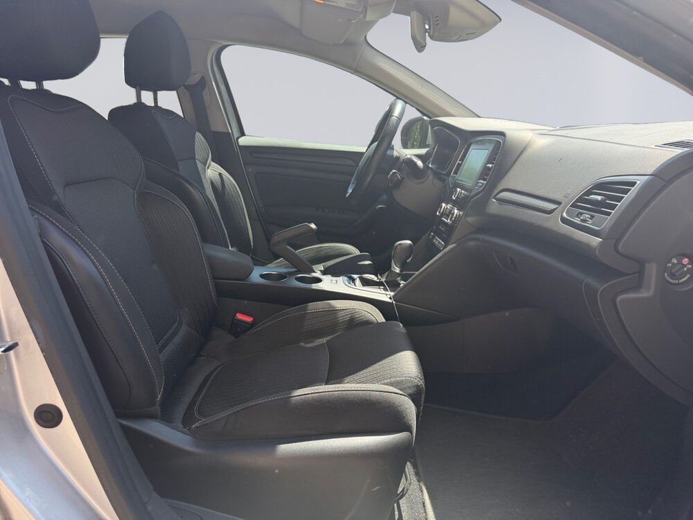 Megane IV M&eacute;gane IV Berline Blue dCi 115 EDC Business Intens 2020 occasion 78230 Le Pecq