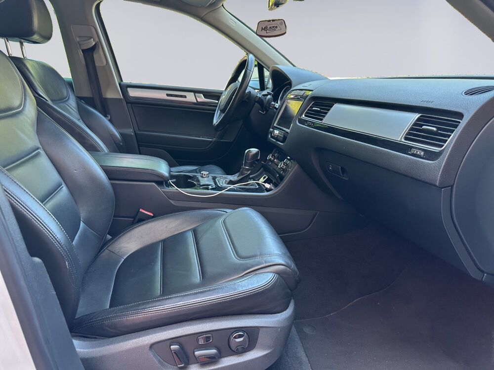 Touareg 3.0 V6 TDI 245 FAP 4Motion BlueMotion R-Line Edition 2012 occasion 78230 Le Pecq