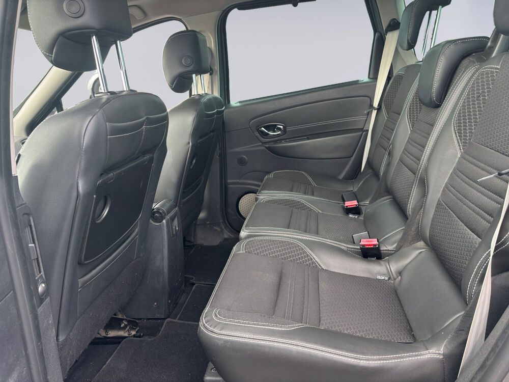Grand Sc&eacute;nic III Grand Sc&eacute;nic dCi 130 Energy Bose Edition 7 pl 2015 occasion 78230 LE PECQ