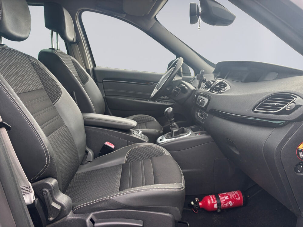 Grand Sc&eacute;nic III Grand Sc&eacute;nic dCi 130 Energy Bose Edition 7 pl 2015 occasion 78230 LE PECQ