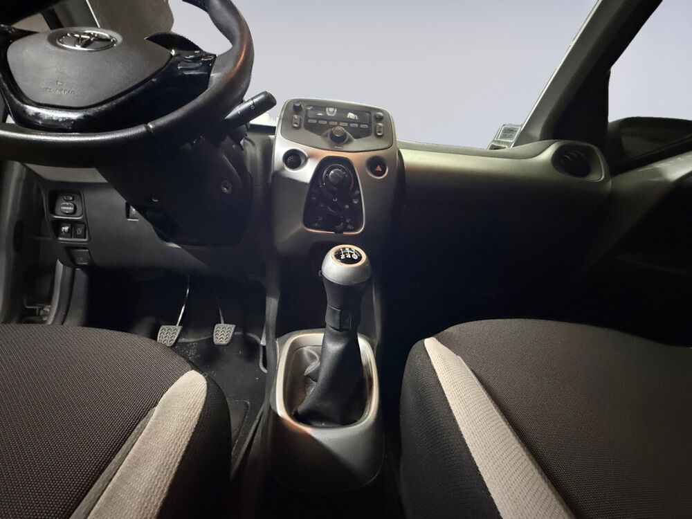 Aygo 1.0 VVT-i x-play 2015 occasion 78160 Marly-le-Roi