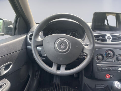 Clio III 1.2 16V 75 eco2 Expression 2009 occasion 78230 Le Pecq