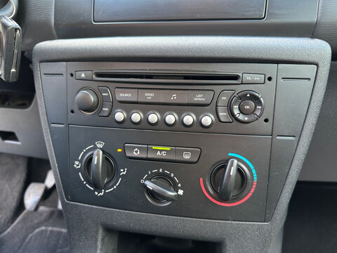 C4 1.6i 16V 110 Pack Dynamique 2005 occasion 78230 Le Pecq
