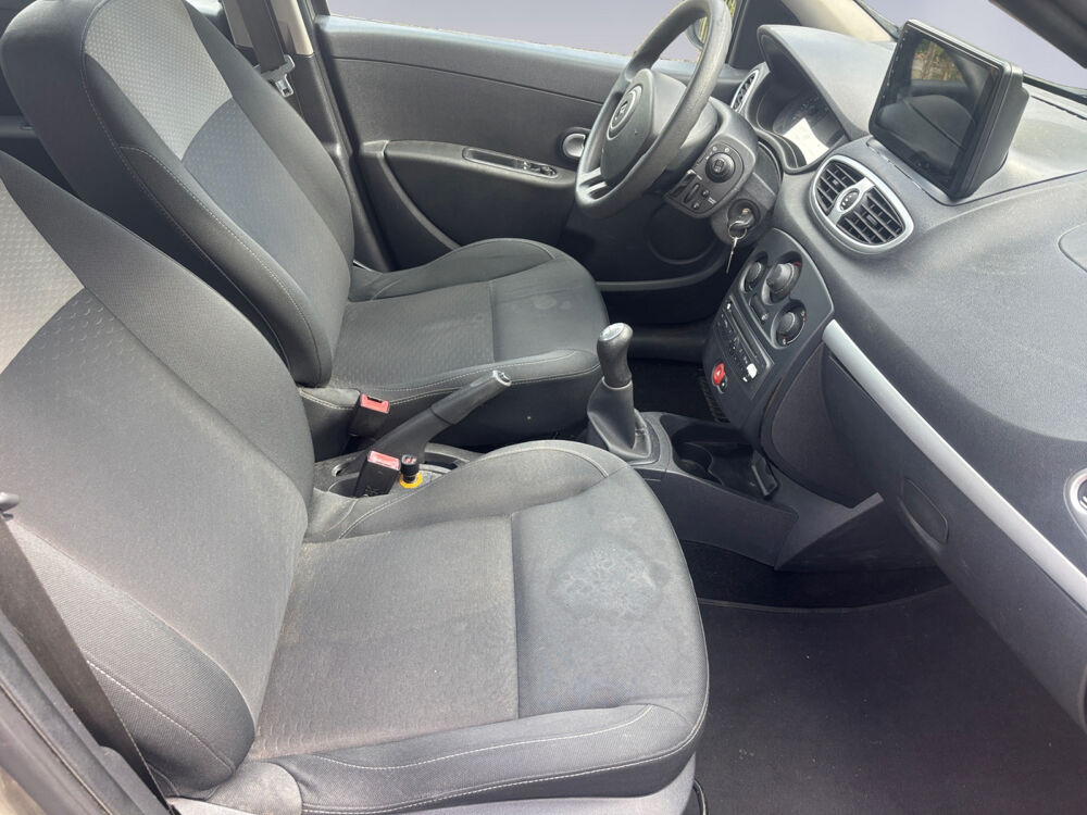 Clio III 1.2 16V 75 eco2 Expression 2009 occasion 78230 Le Pecq