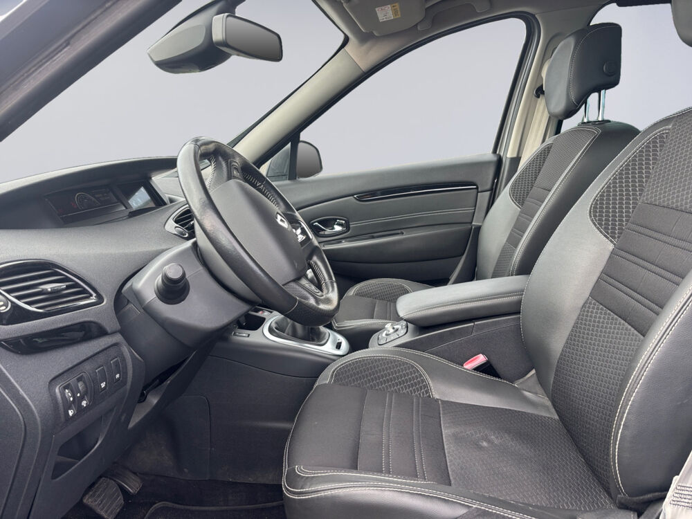Grand Sc&eacute;nic III Grand Sc&eacute;nic dCi 130 Energy Bose Edition 7 pl 2015 occasion 78230 LE PECQ