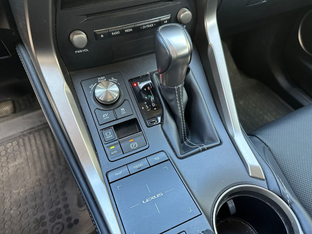 Divers VVT-i 16V 197 Hybrid LUXE 2020 occasion 78230 Le Pecq