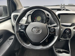 Aygo 1.0 VVT-i x-shift x-play 2017 occasion 78230 LE PECQ