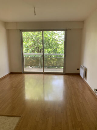  Appartement à louer 1 pièce 25 m²