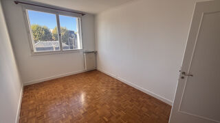  Appartement à louer 4 pièces 84 m²