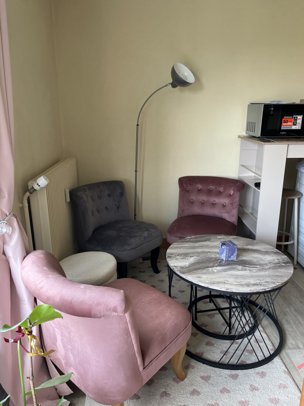À LOUER STUDIO MEUBLÉ AVEC BALCON, PARKING ET CAVE ORLÉANS SUD