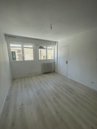  Appartement à louer 2 pièces 37 m²