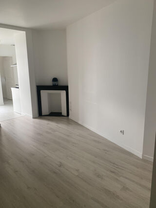  Appartement à louer 2 pièces 33 m²