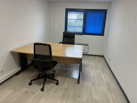   Bureaux à louer   116 m2 au 1er étage avec parking   Agence Bannier 