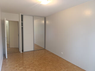  Appartement à louer 3 pièces 76 m²
