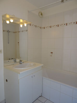  Appartement à louer 3 pièces 54 m²