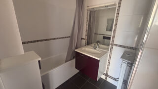  Appartement à louer 4 pièces 84 m²