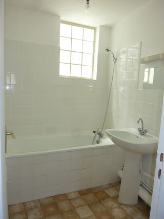 Location Appartement ORLEANS CENTRE AU CALME - STUDIO DISPONIBLE Orleans