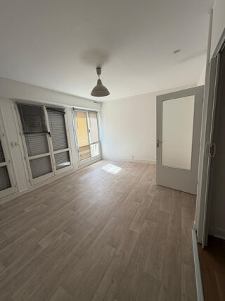  Appartement à louer 1 pièce 28 m²