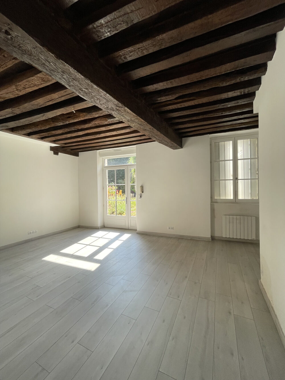 77 RUE DE BOURGOGNE - Disponible à partir du 02/06/2026