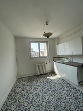  Appartement à louer 3 pièces 68 m²
