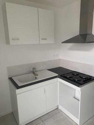  Appartement à louer 2 pièces 33 m²