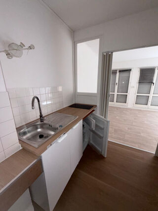  Appartement à louer 1 pièce 28 m²