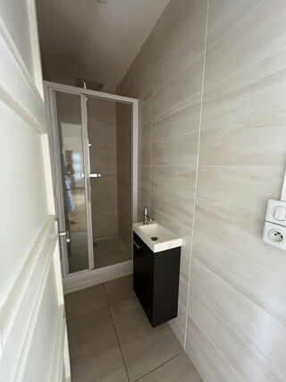  Appartement à louer 3 pièces 95 m²