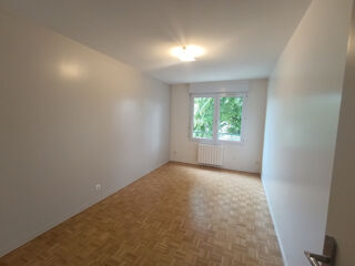  Appartement à louer 3 pièces 76 m²