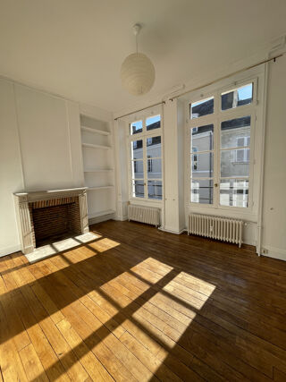 Appartement à louer 2 pièces 40 m²