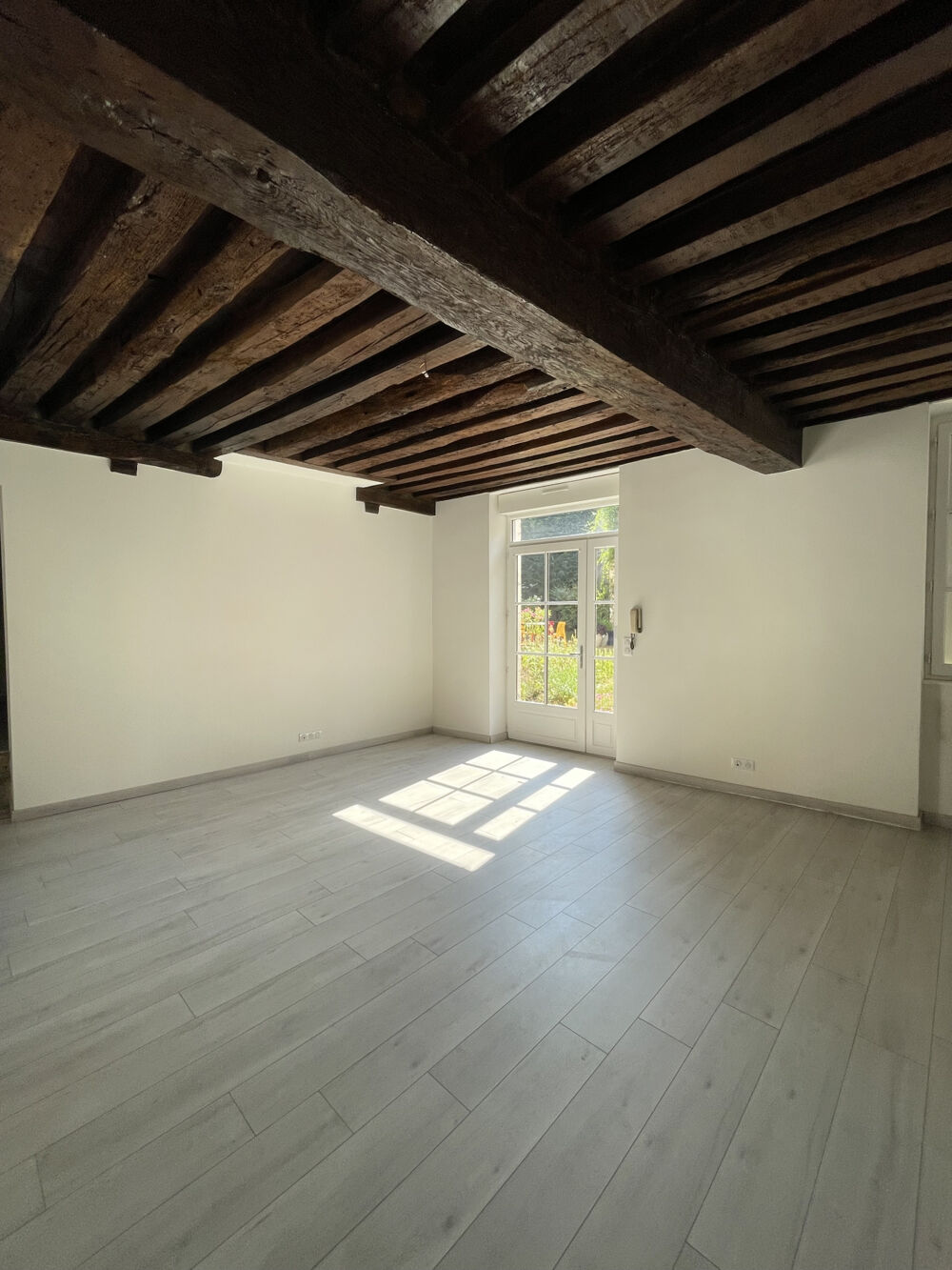 77 RUE DE BOURGOGNE - Disponible à partir du 02/06/2026