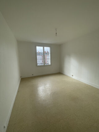  Appartement à louer 2 pièces 45 m²