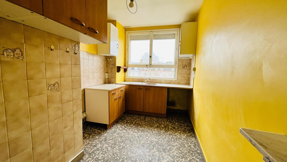 135 RUE SAINT MARCEAU - LIBRE le 15/10