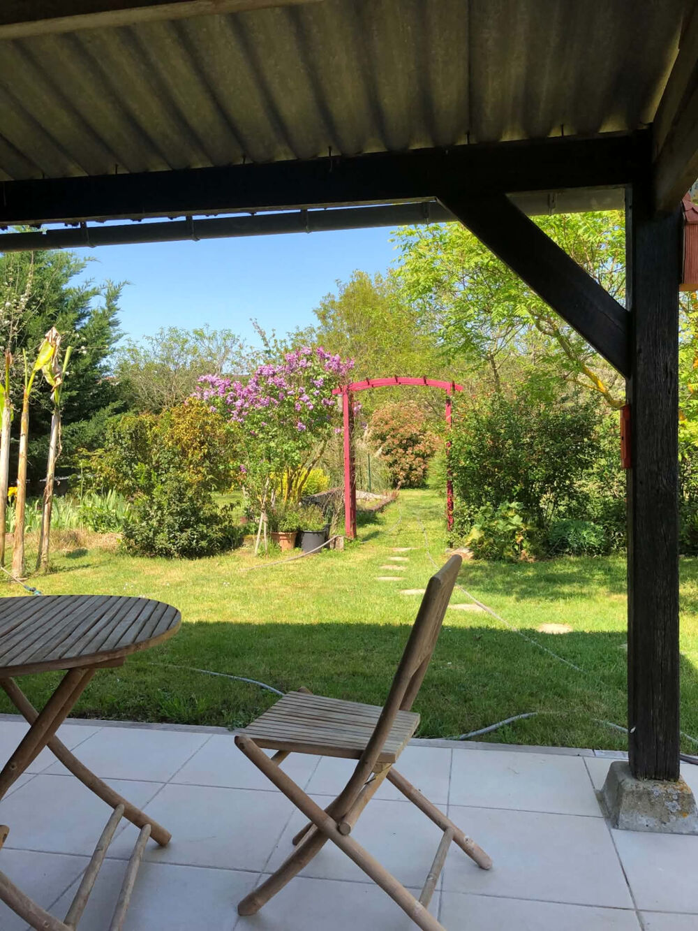 A VENDRE - Maison 4 pièces avec vie de plain-pied - garage/atelier de 90 m2 environ et jardin proche centre-vi