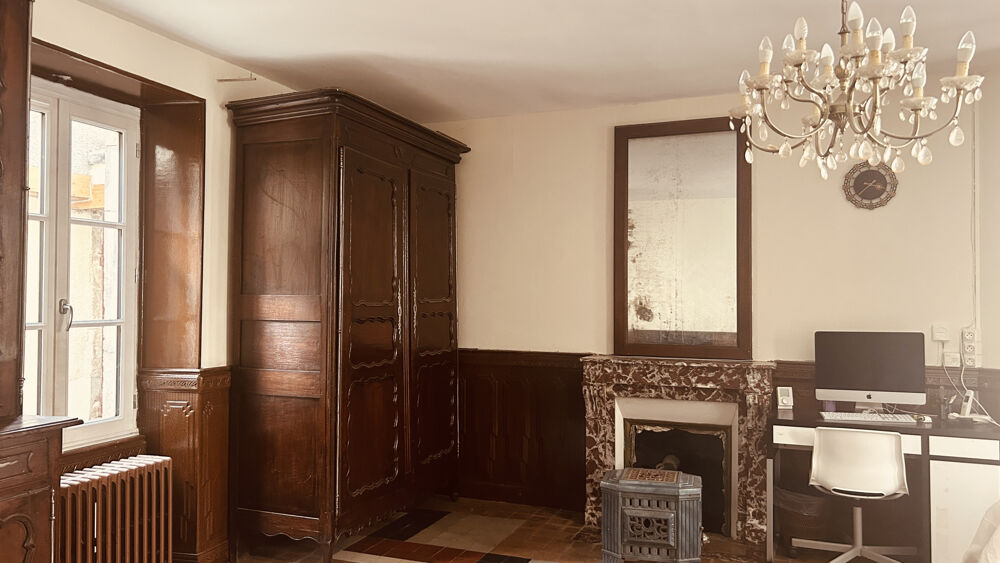 A VENDRE - Maison 5 pièces avec dépendances à Argenton-sur-Creuse centre-ville