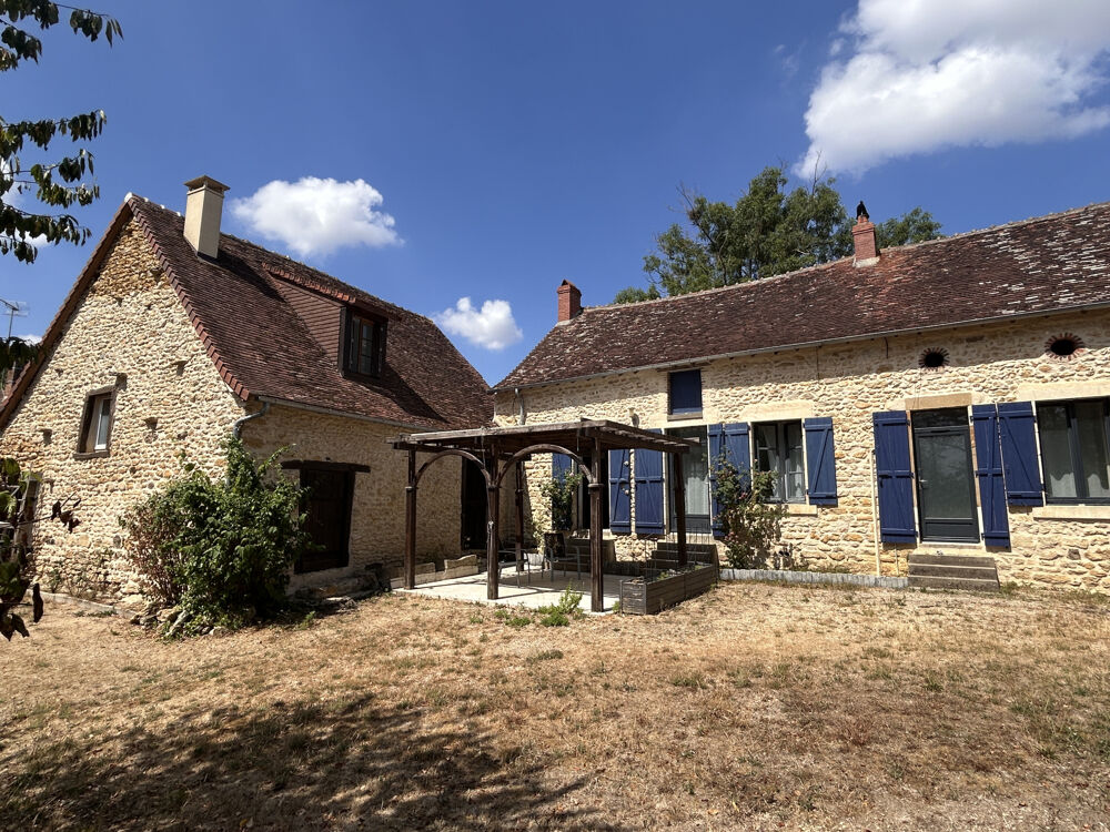 A VENDRE Longère 5 pièces avec piscine et jardin à Prissac