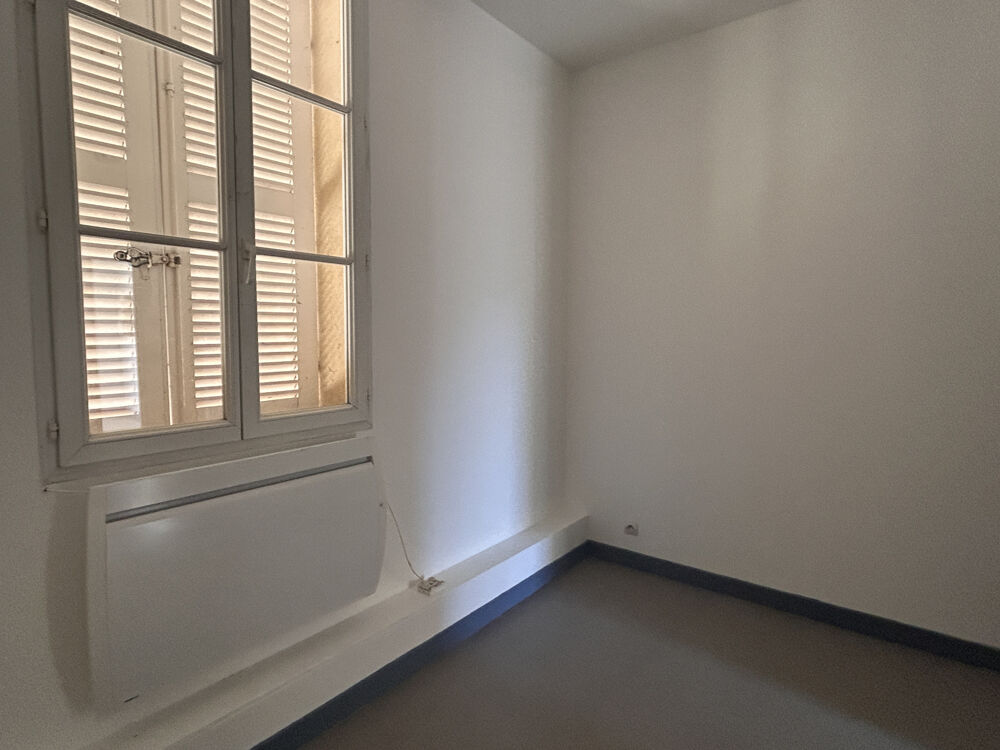 Location Appartement A LOUER - Appartement T2 avec terrasse à Saint-Gaultier St gaultier