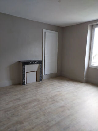  Appartement à louer 3 pièces 73 m²